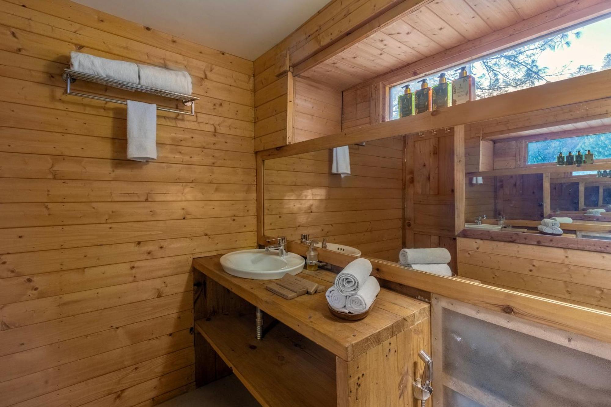 Elivaas 1 Bhk Premium Cottage With Sauna - Everly Shimla Exterior photo